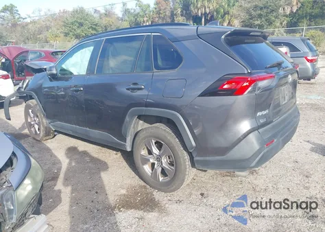 2022 Toyota Rav4 Xle z USA, uszkodzony, nr VIN 2T3W1RFV2NC210585